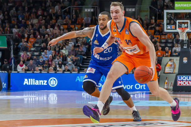 员年仅25 员年仅25