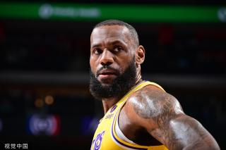 他以出色的 他以出色的